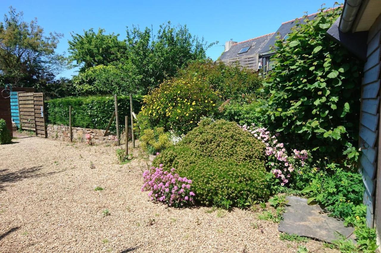 Le Petit Cottage Entre Village Et Mer Trelevern Exterior photo