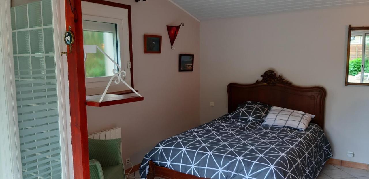 Le Petit Cottage Entre Village Et Mer Trelevern Exterior photo