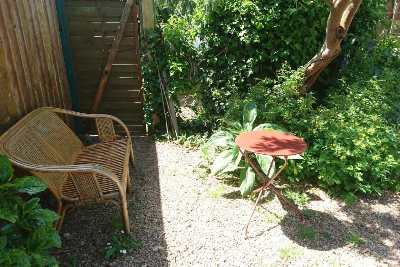 Le Petit Cottage Entre Village Et Mer Trelevern Exterior photo